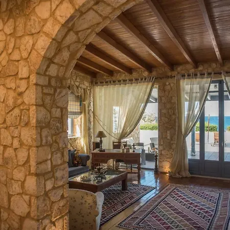 Le Stelle Villa Kyparissia